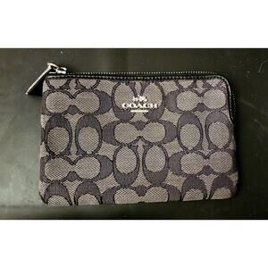 CORNER ZIP WRISTLET (COACH F58033)